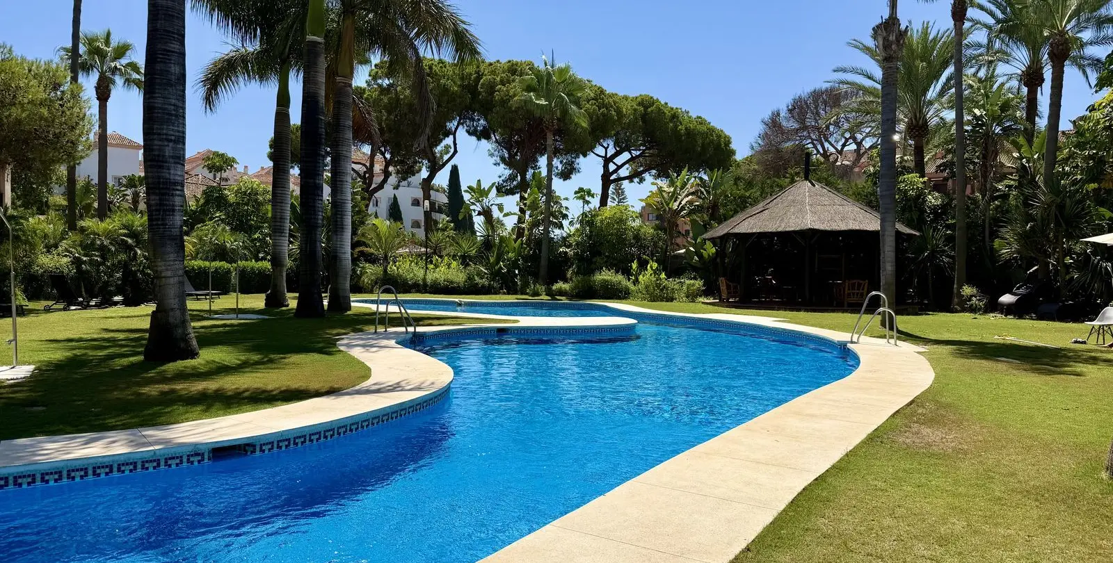 Sale of penthouse in Puerto Banús 22