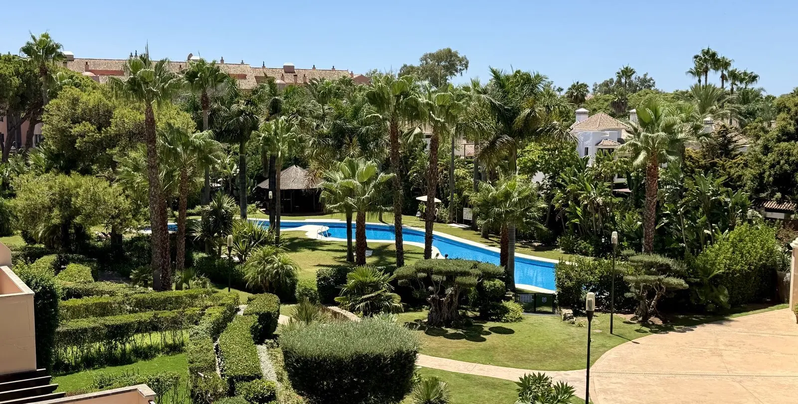 Sale of penthouse in Puerto Banús 28