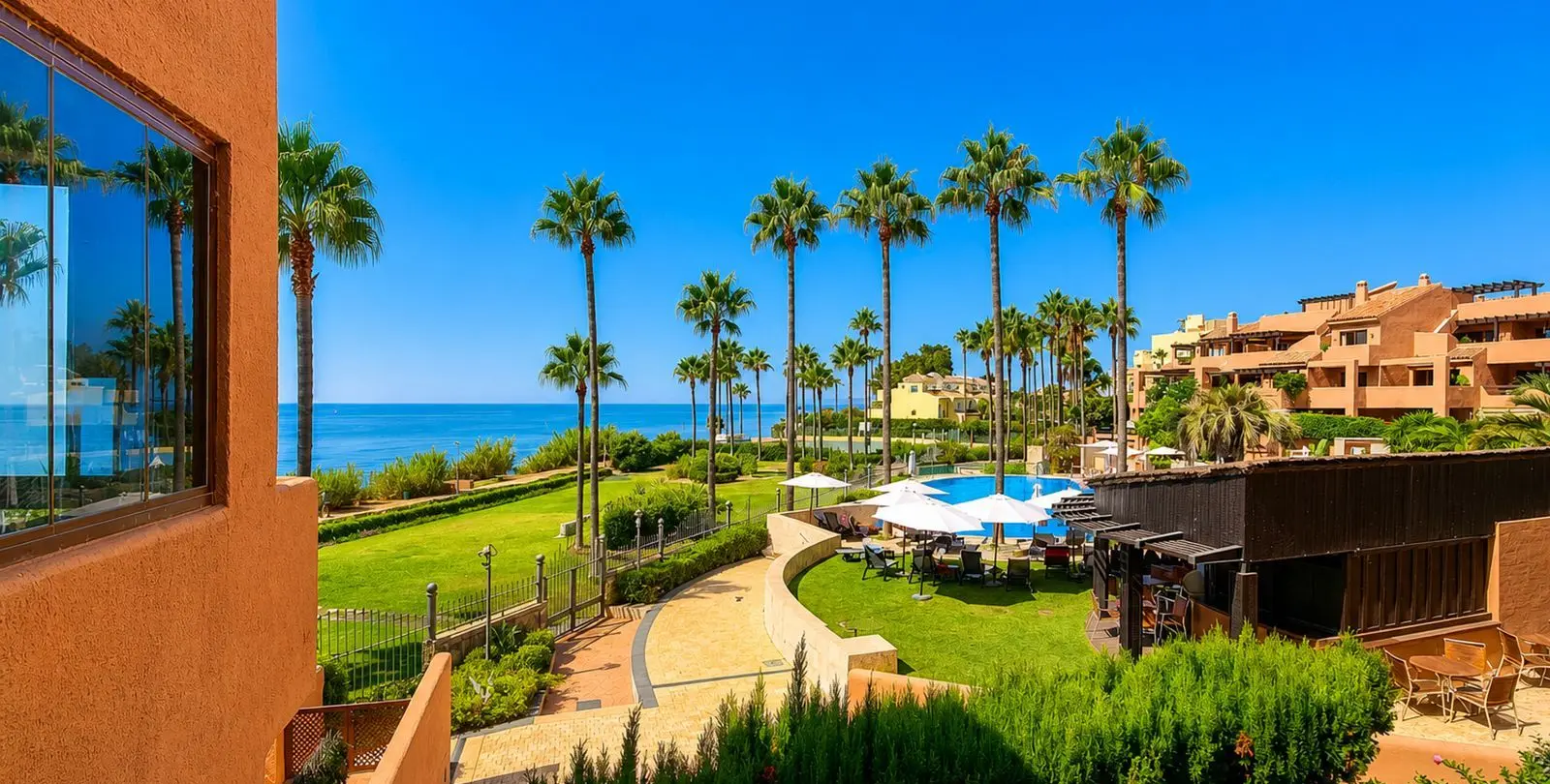 Sale of middle floor apartment in Estepona 4