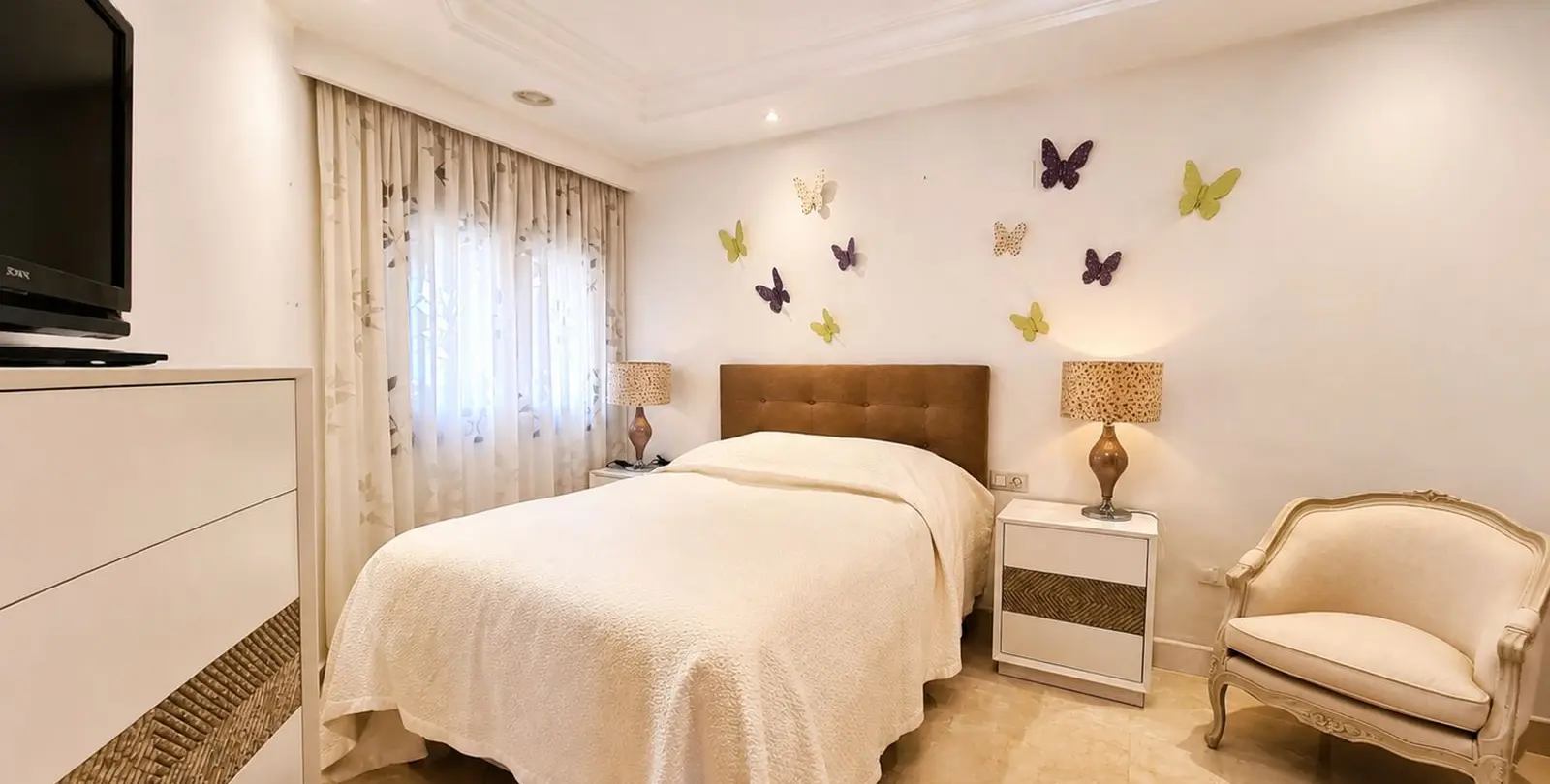 Sale of middle floor apartment in Estepona 7