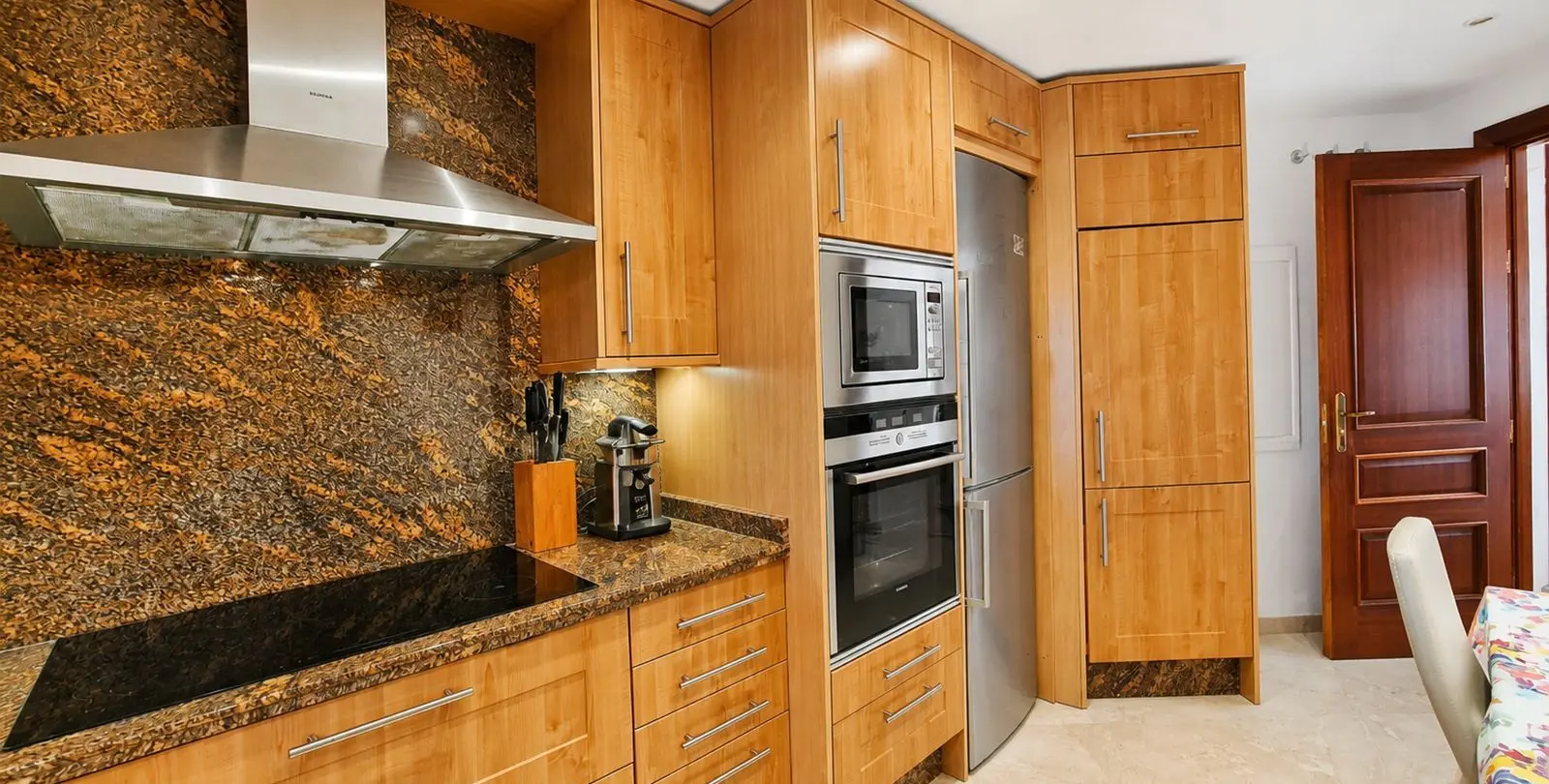 Sale of middle floor apartment in Estepona 22