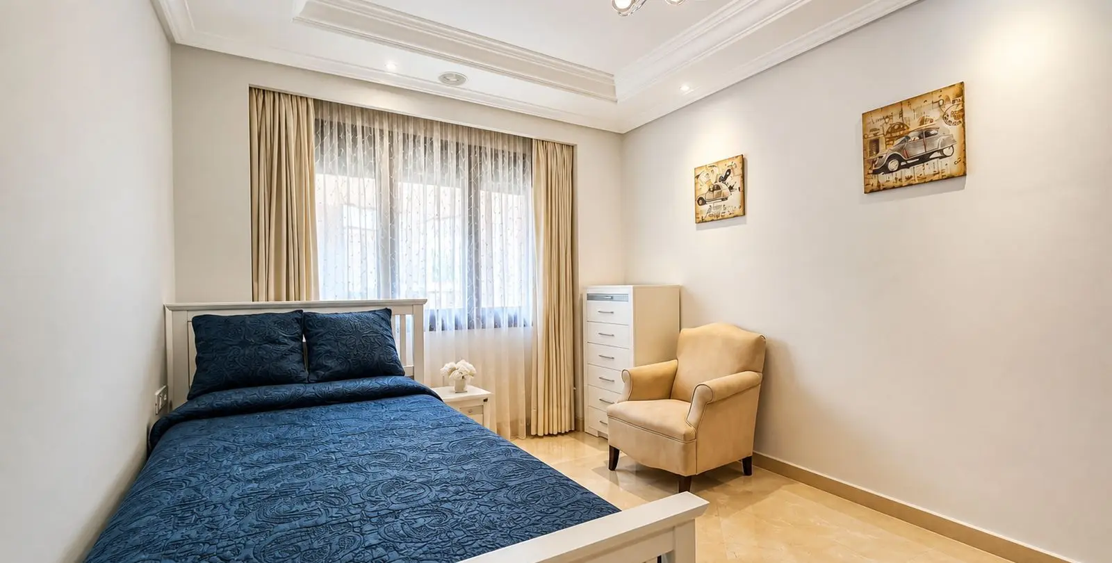 Sale of middle floor apartment in Estepona 28