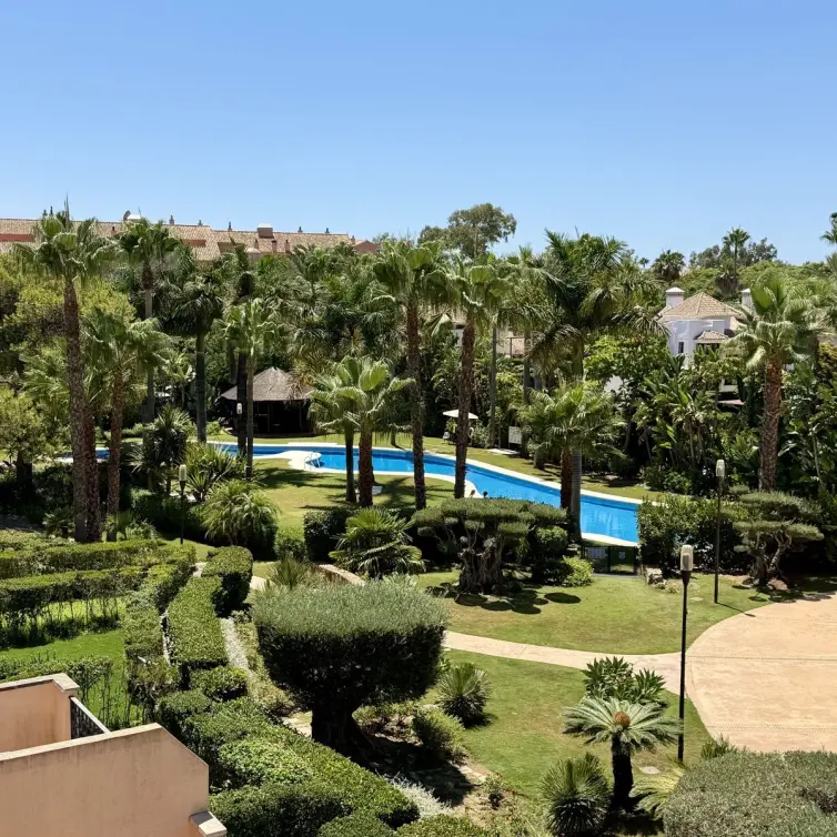 Sale of penthouse in Puerto Banús