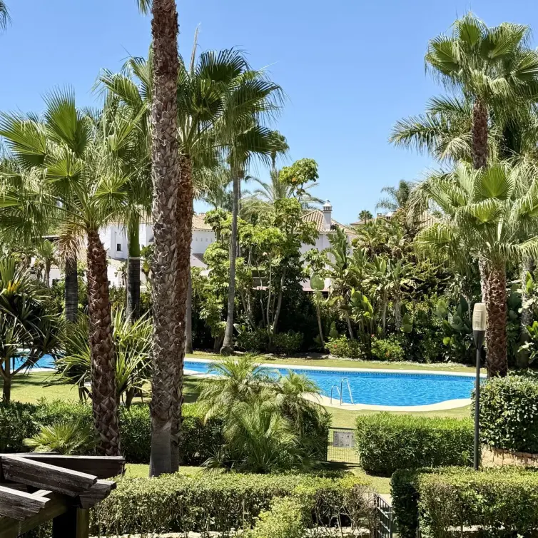 Sale of penthouse in Puerto Banús