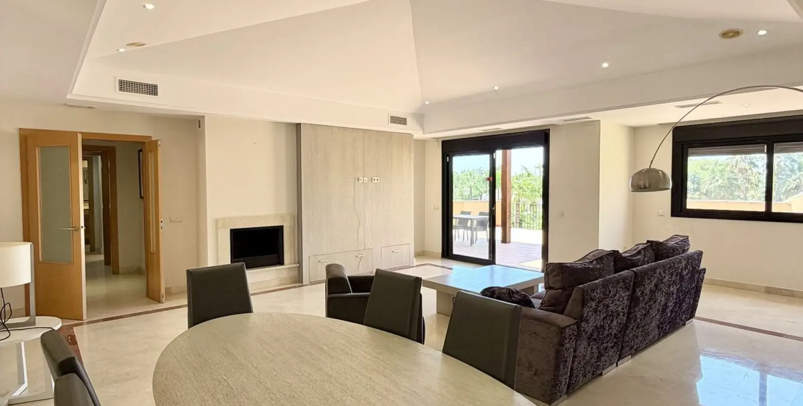 Sale of penthouse in Puerto Banús 14