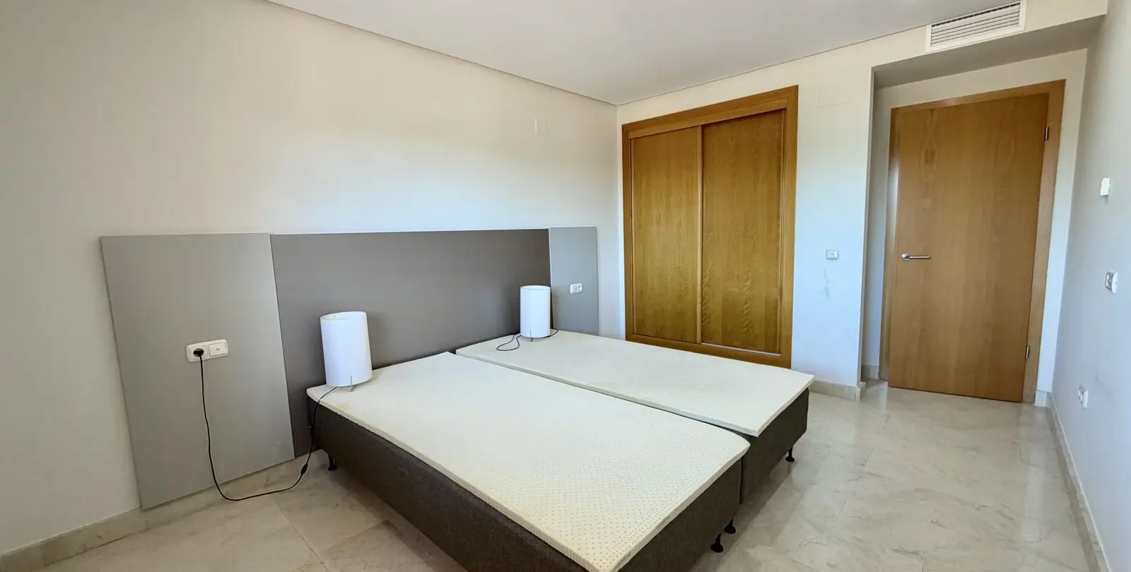 Sale of penthouse in Puerto Banús 25