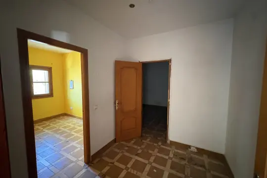Image 4 thumb