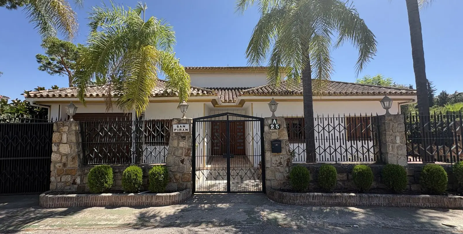 Продажа  отдельно стоящей виллы в Nueva Andalucía 15