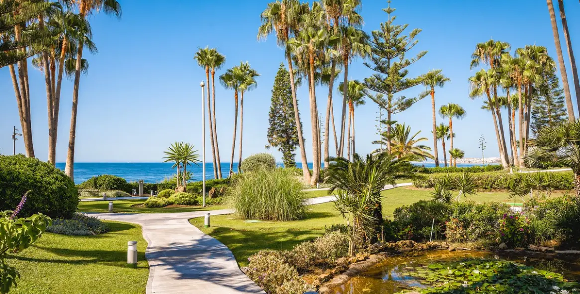 Venta de apartamento en planta baja en The Golden Mile 25