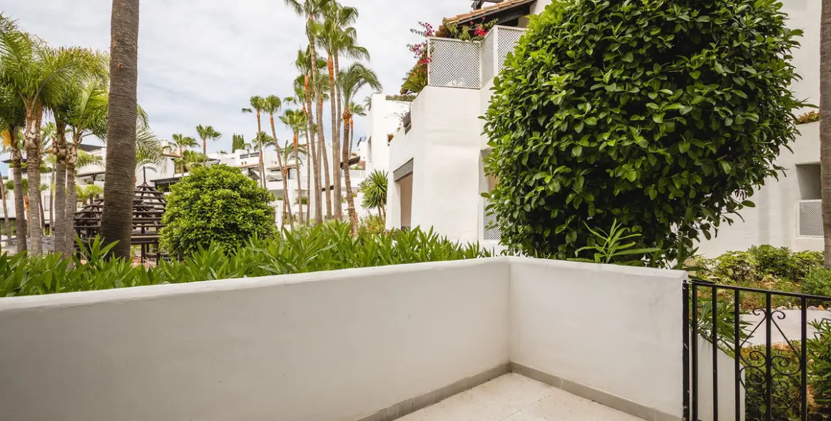 Venta de apartamento en planta baja en The Golden Mile 54