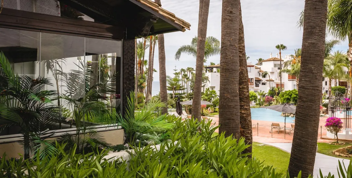 Venta de apartamento en planta baja en The Golden Mile 57