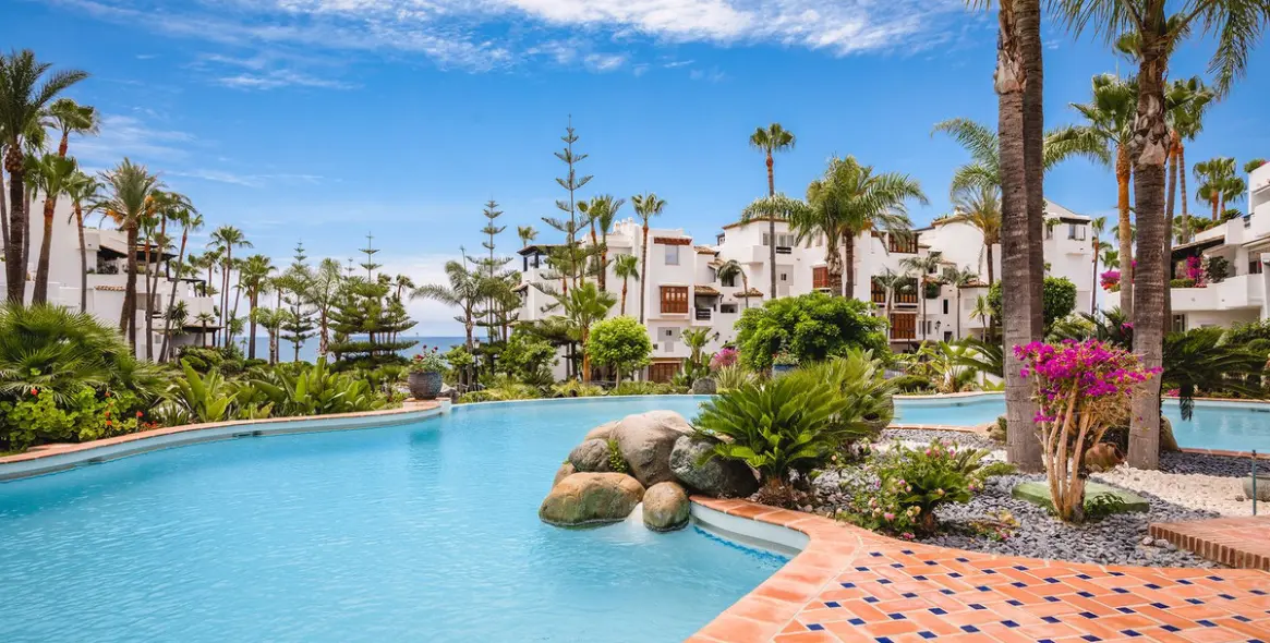 Venta de apartamento en planta baja en The Golden Mile 65
