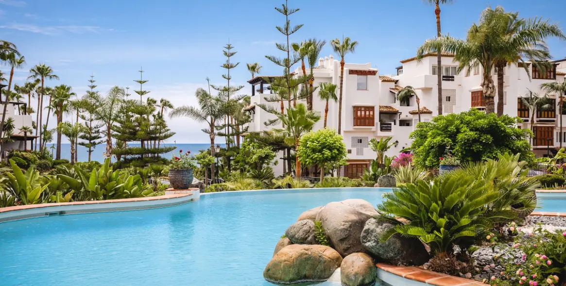 Venta de apartamento en planta baja en The Golden Mile 67