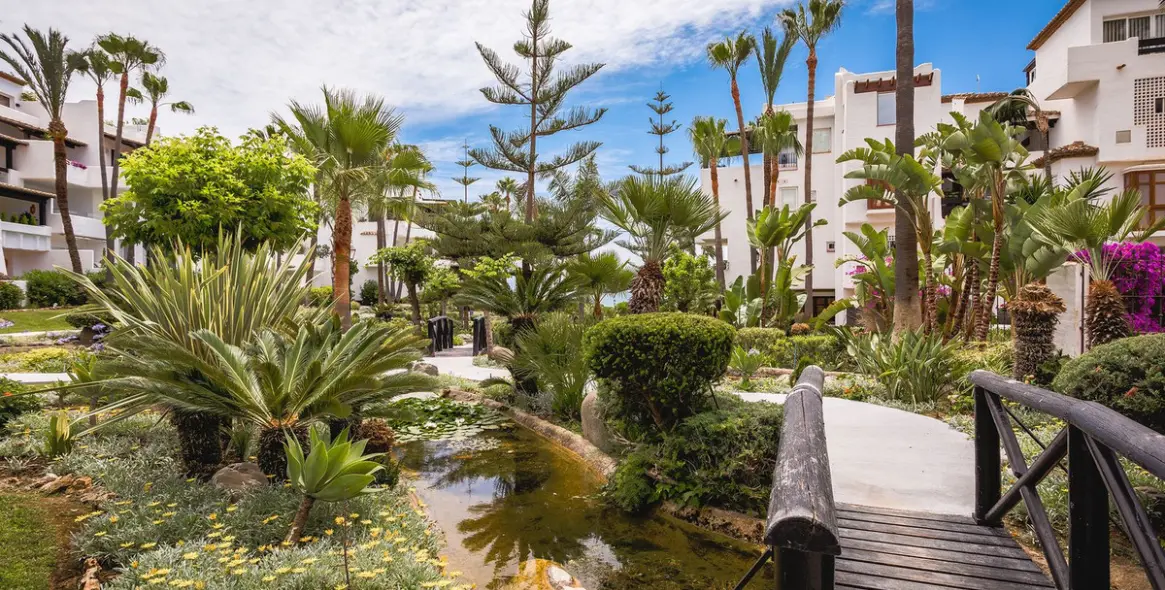 Venta de apartamento en planta baja en The Golden Mile 72
