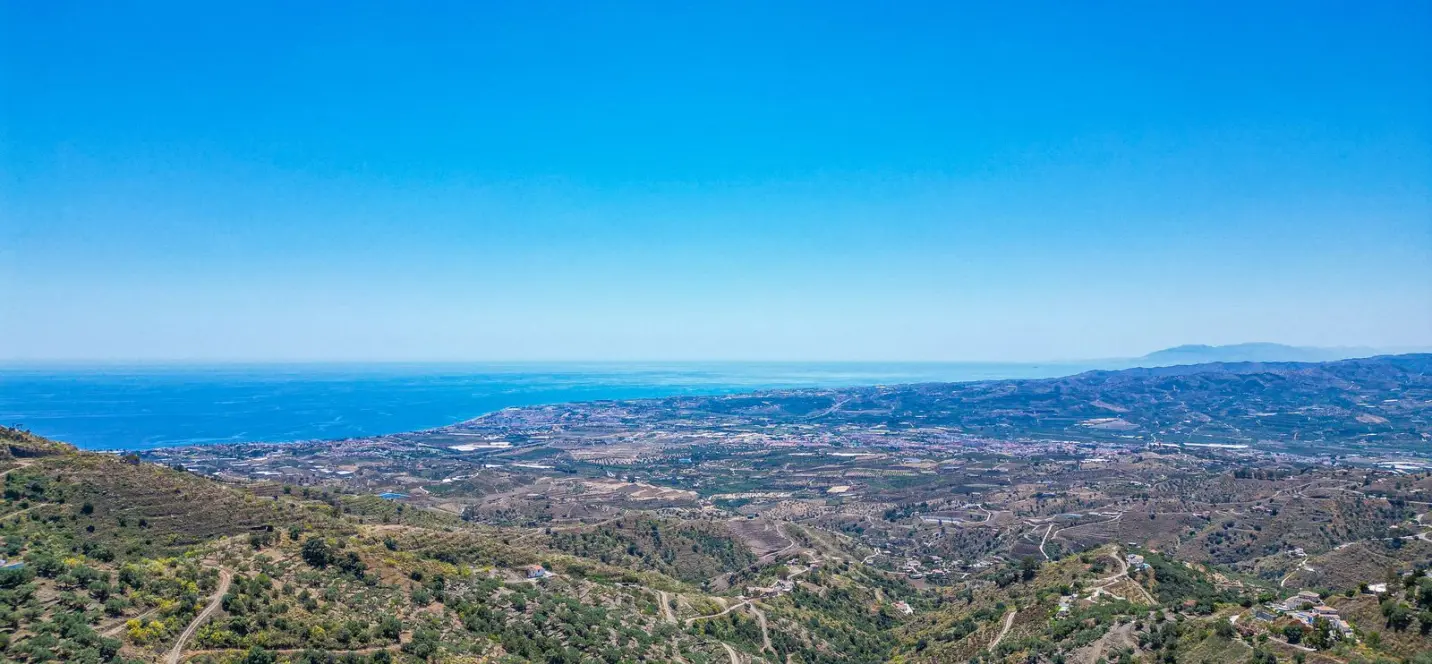 Sale of detached villa in Arenas 3