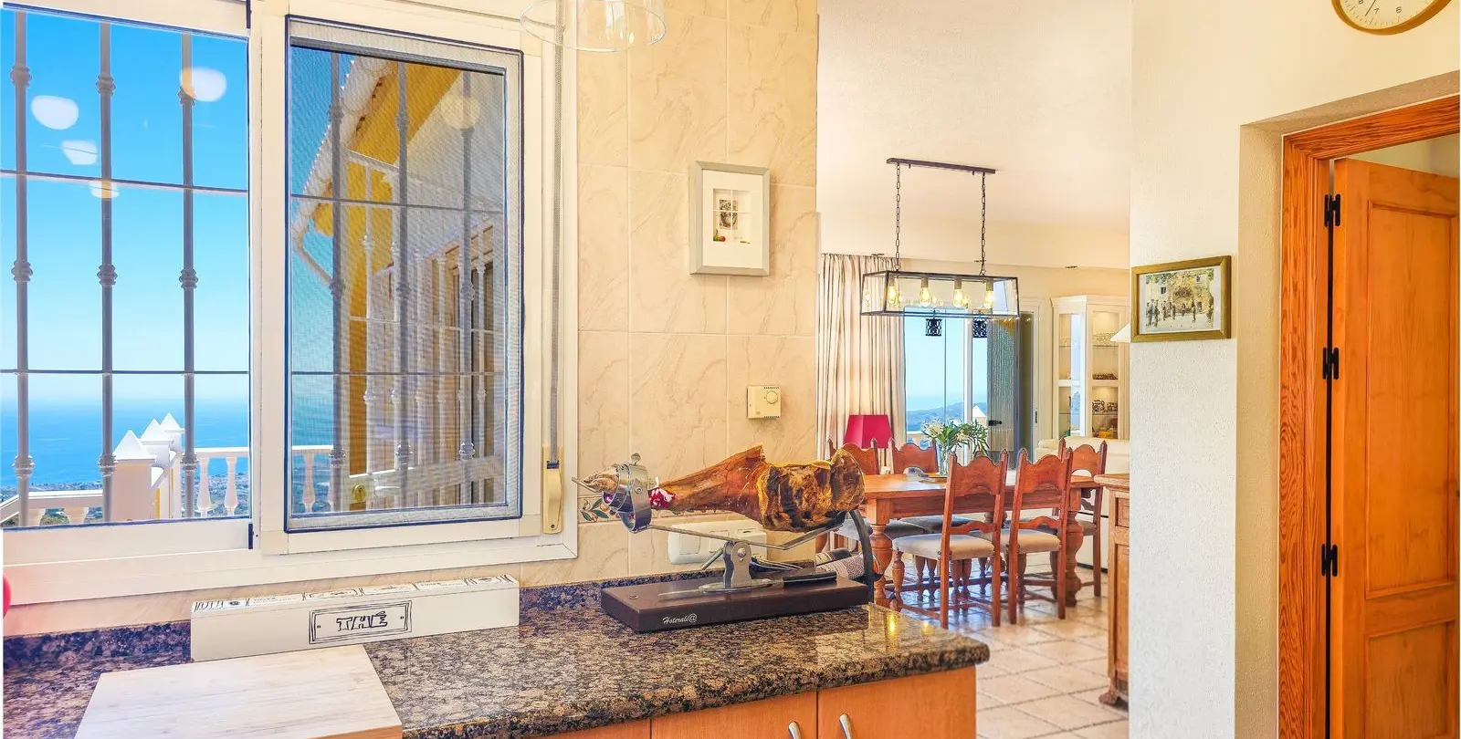 Sale of detached villa in Arenas 22