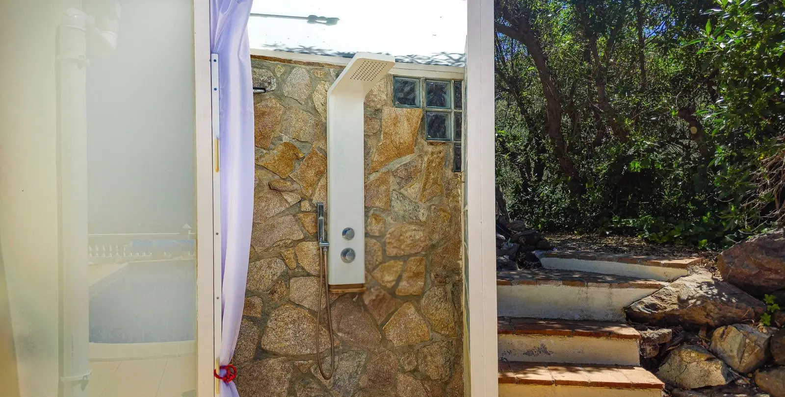 Sale of detached villa in Arenas 43