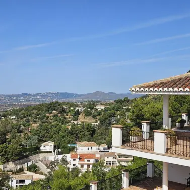 Продажа  отдельно стоящей виллы в Mijas