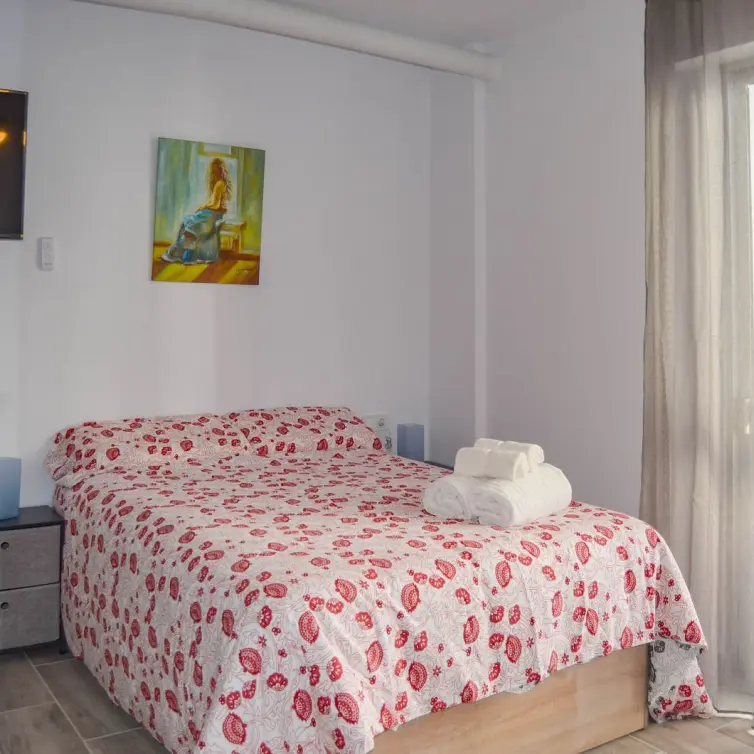Sale of middle floor apartment in Estepona