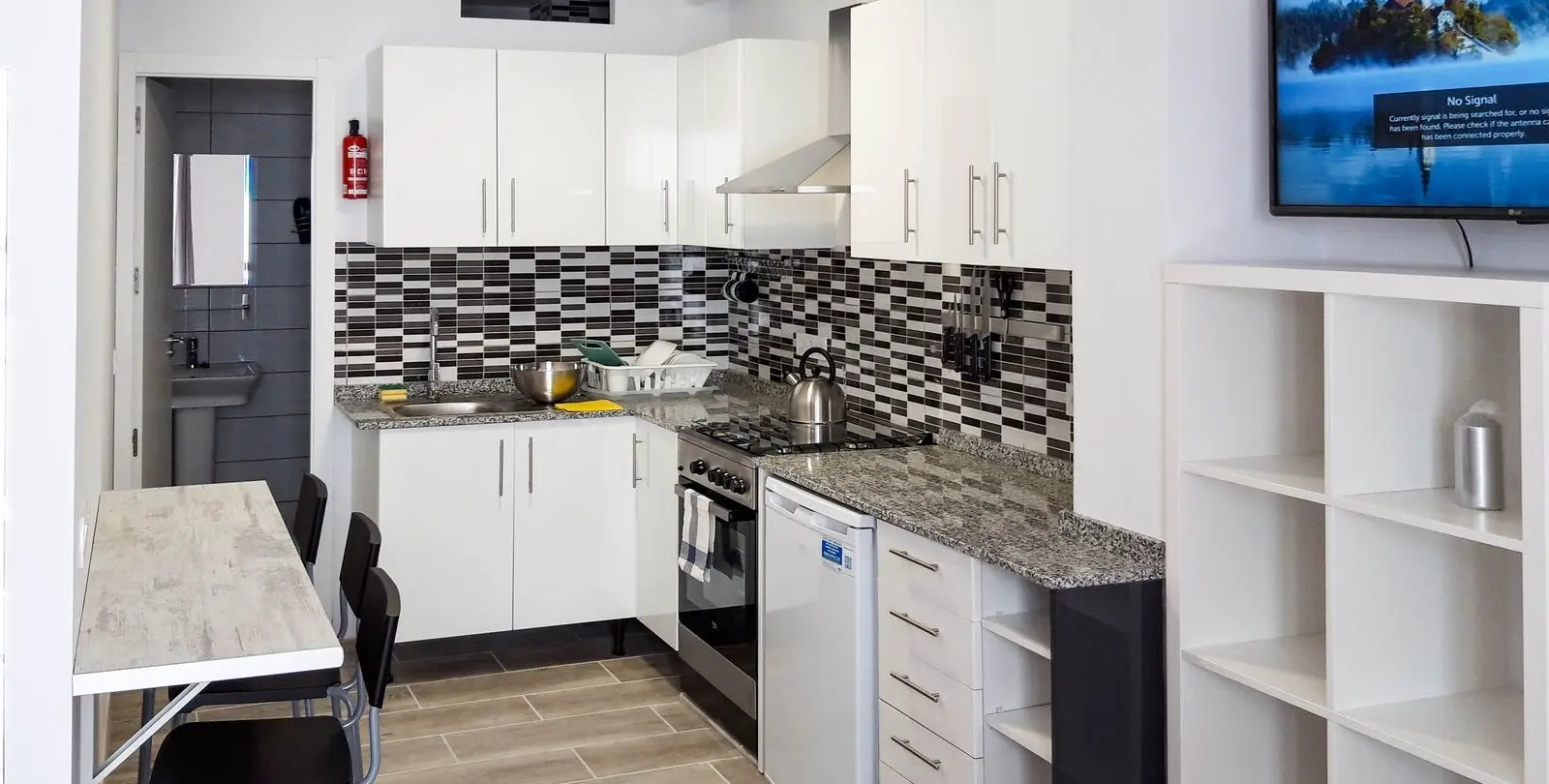 Sale of middle floor apartment in Estepona 10