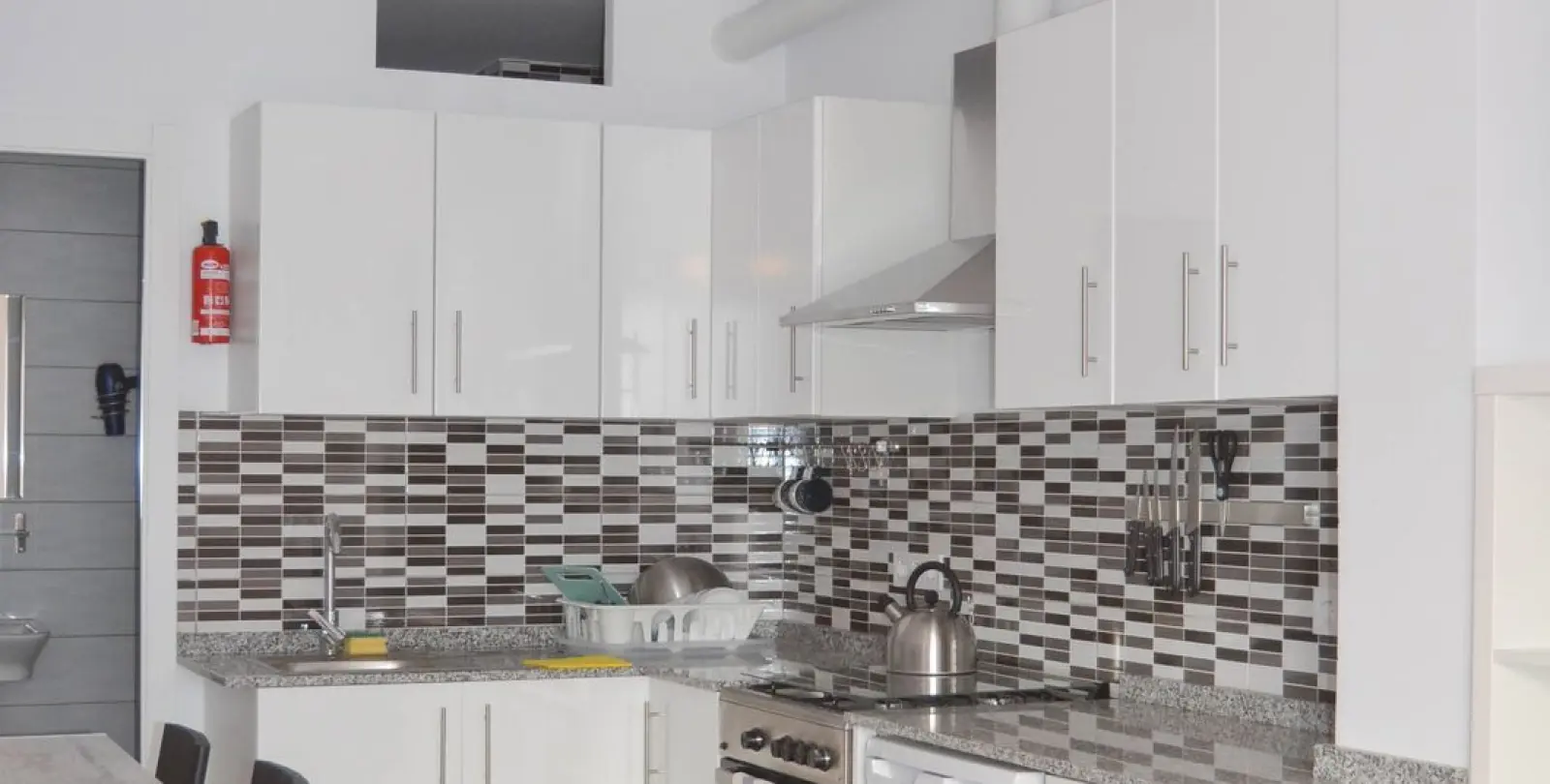 Sale of middle floor apartment in Estepona 12