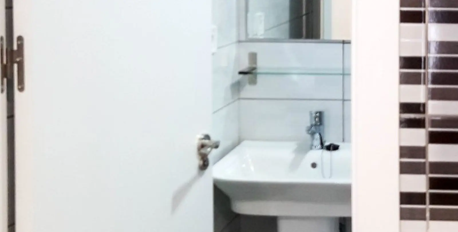 Sale of middle floor apartment in Estepona 20