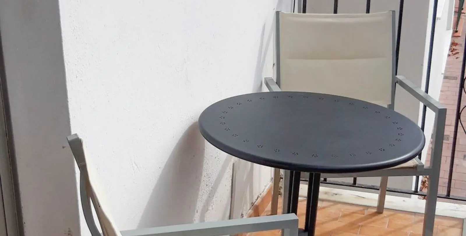 Sale of middle floor apartment in Estepona 26