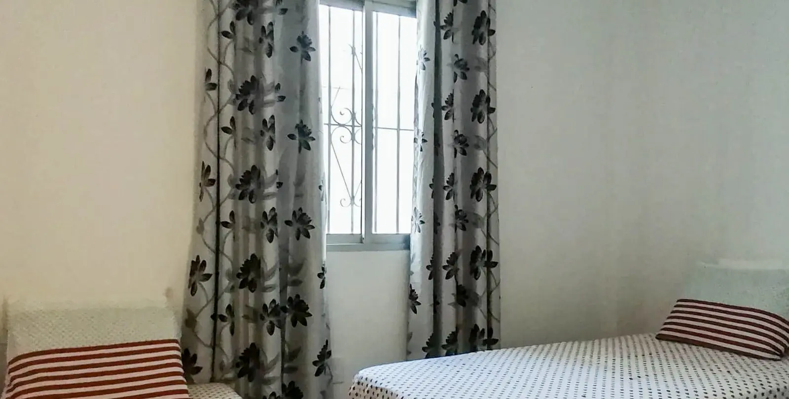 Sale of middle floor apartment in Estepona 39