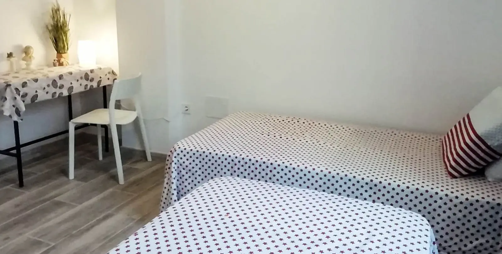 Sale of middle floor apartment in Estepona 40