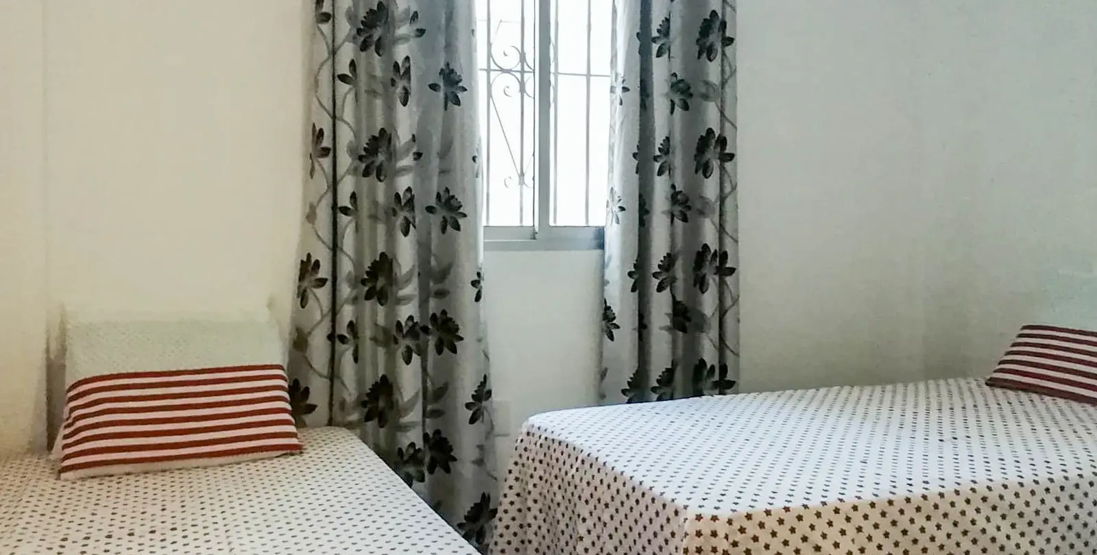 Sale of middle floor apartment in Estepona 41