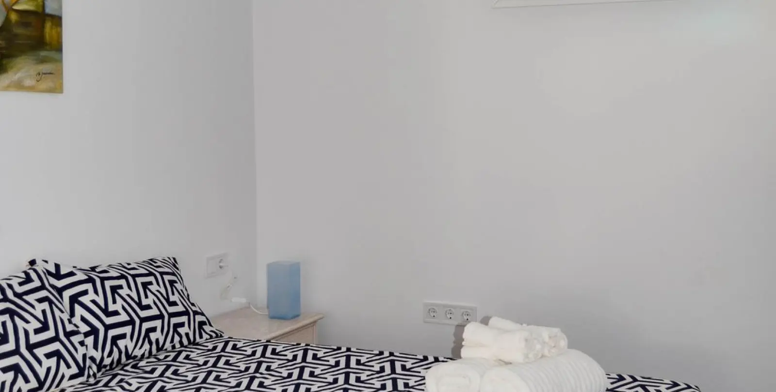 Sale of middle floor apartment in Estepona 53