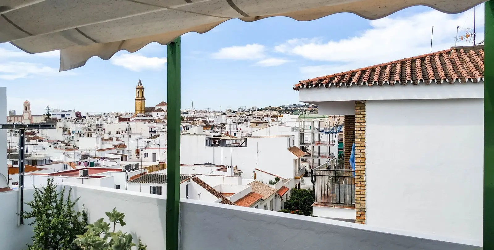 Sale of middle floor apartment in Estepona 57