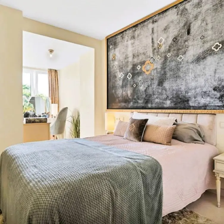 Продажа апартаментов на среднем этаже в Elviria