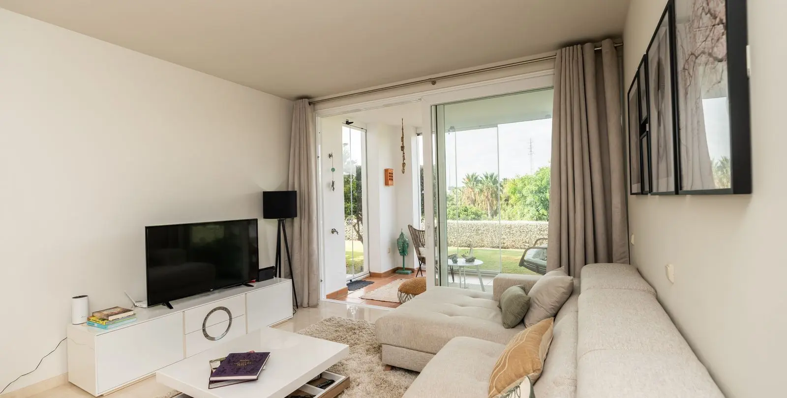 Продажа апартаментов на первом этаже в Casares 5