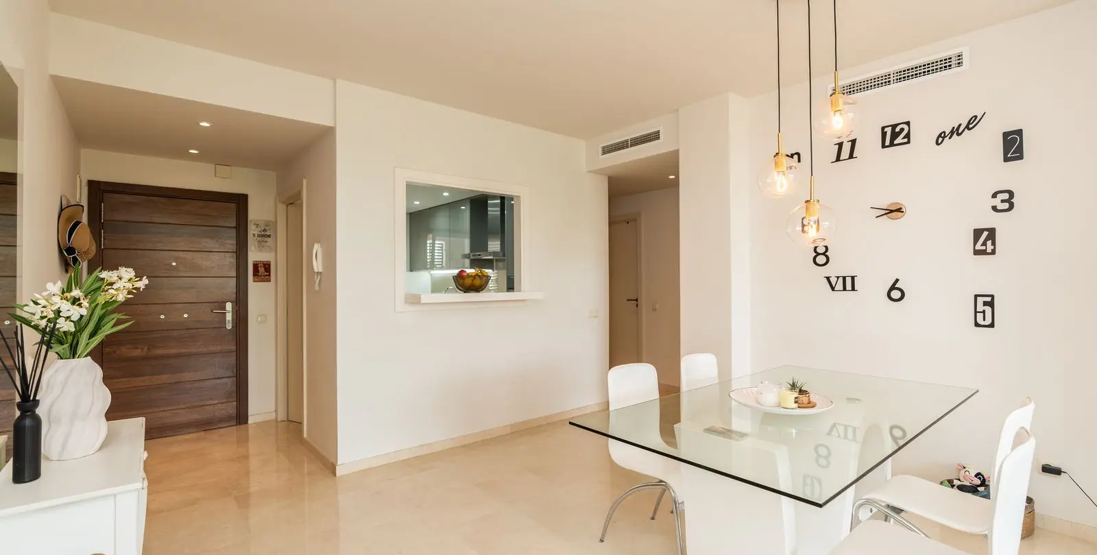 Продажа апартаментов на первом этаже в Casares 6