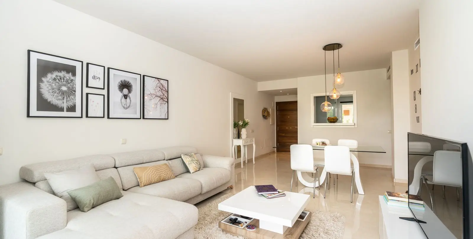 Продажа апартаментов на первом этаже в Casares 8