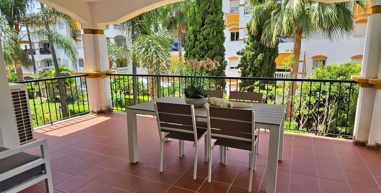 Продажа апартаментов на среднем этаже в Puerto Banús 1