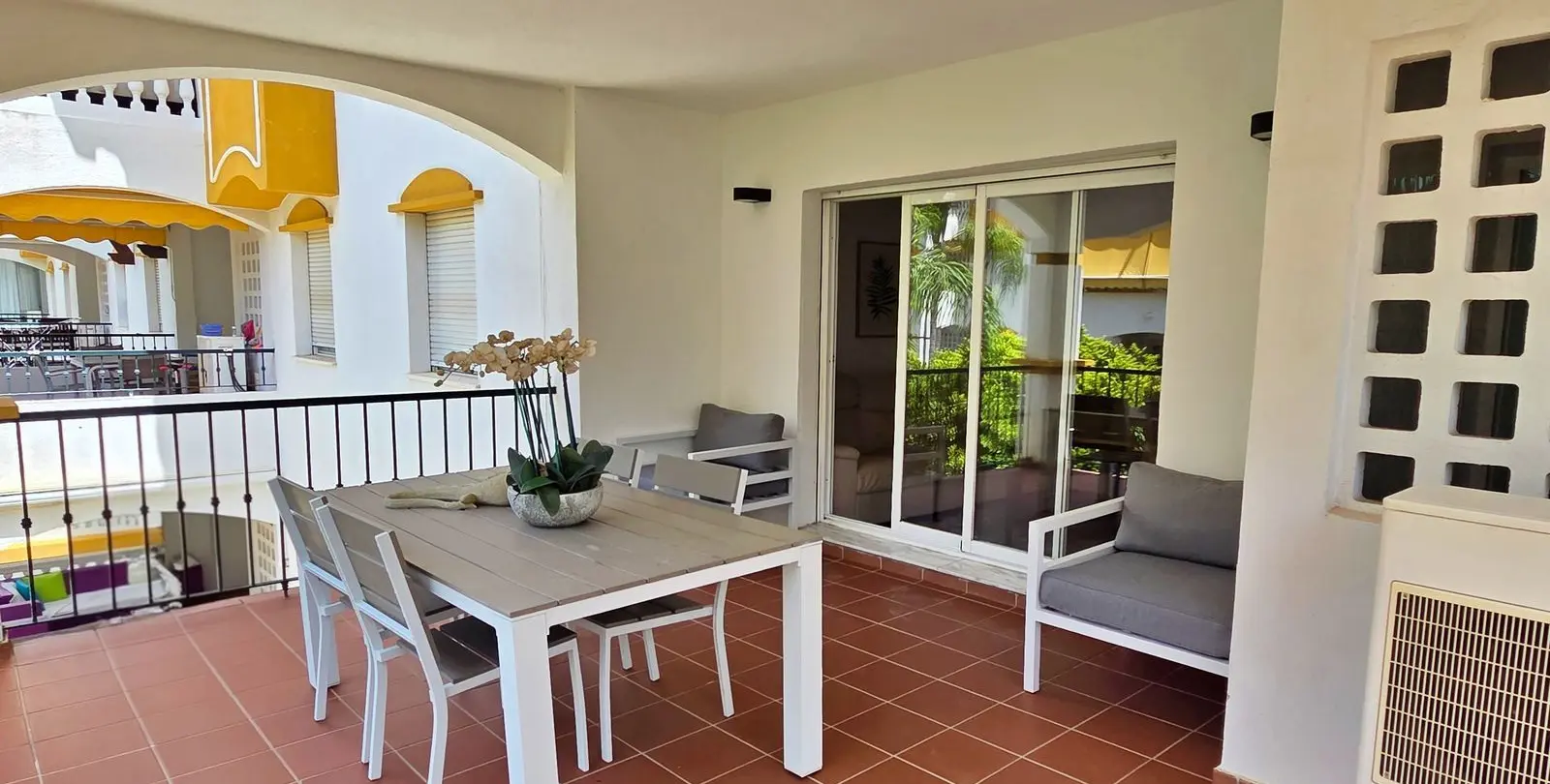 Продажа апартаментов на среднем этаже в Puerto Banús 2