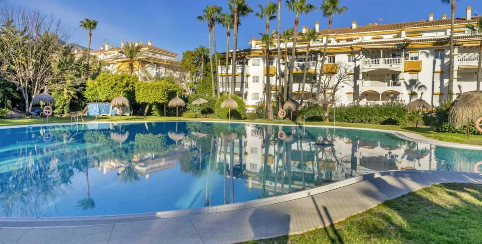 Продажа апартаментов на среднем этаже в Puerto Banús 15