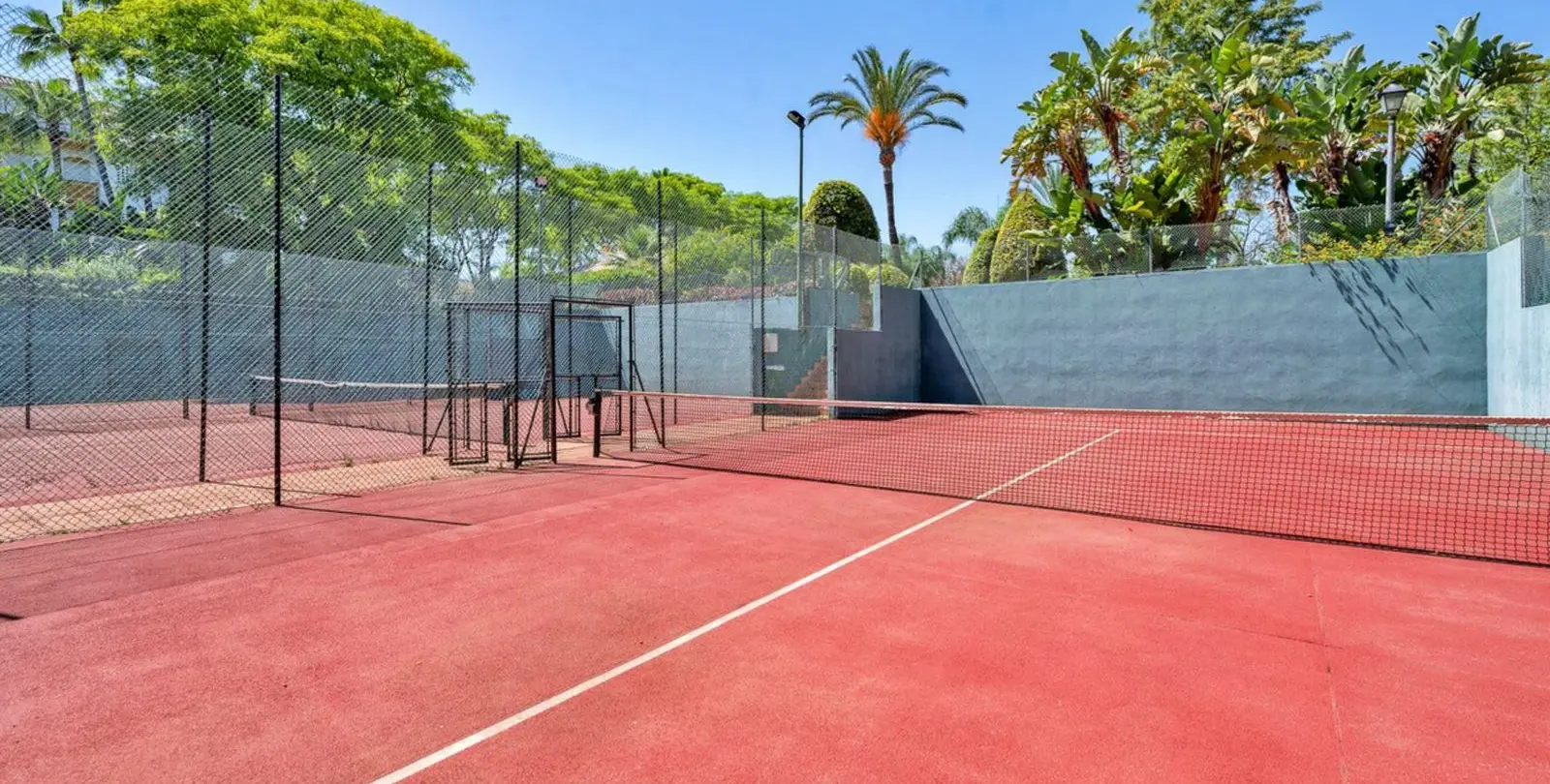 Продажа апартаментов на среднем этаже в Puerto Banús 17