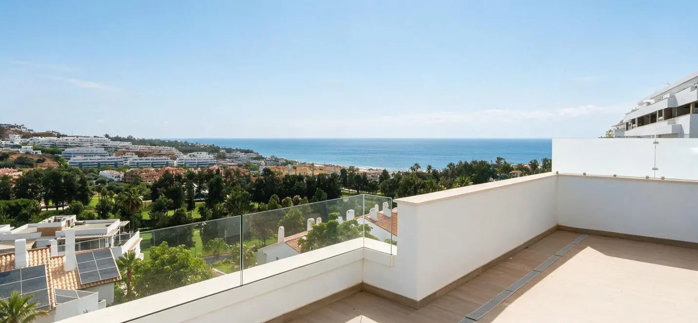 Продажа апартаментов на среднем этаже в La Cala de Mijas 0