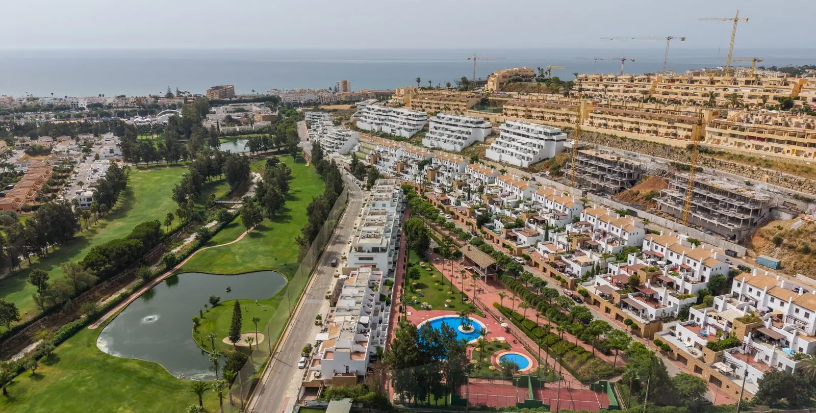 Sale of middle floor apartment in La Cala de Mijas 19