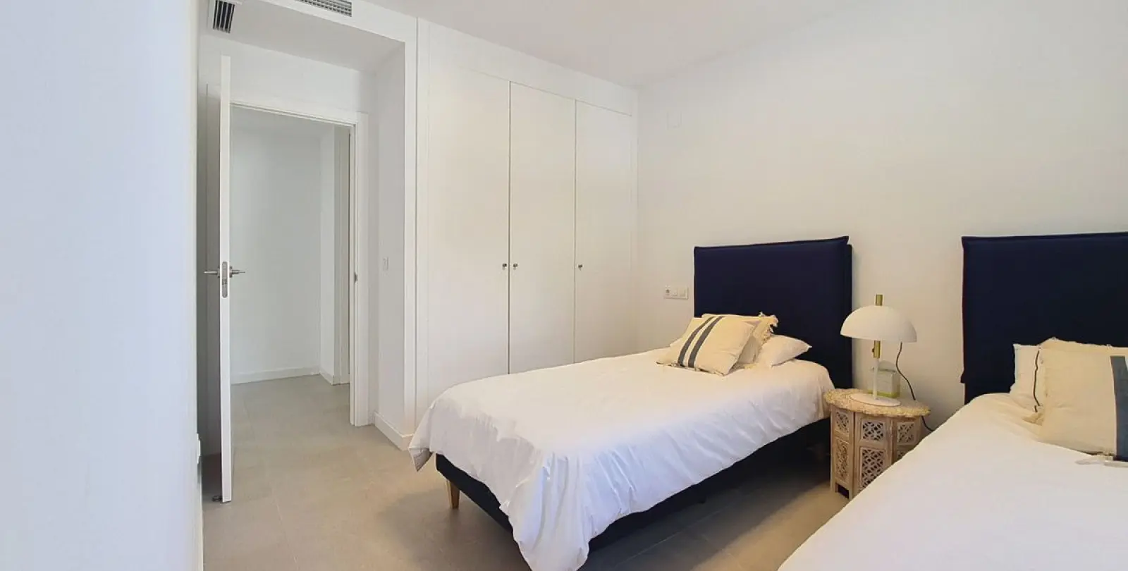 Venta de apartamento en planta media en Casares 14