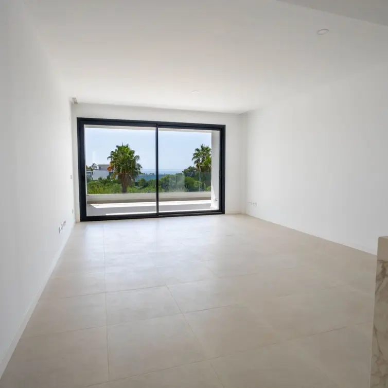 Venta de apartamento en planta media en Estepona