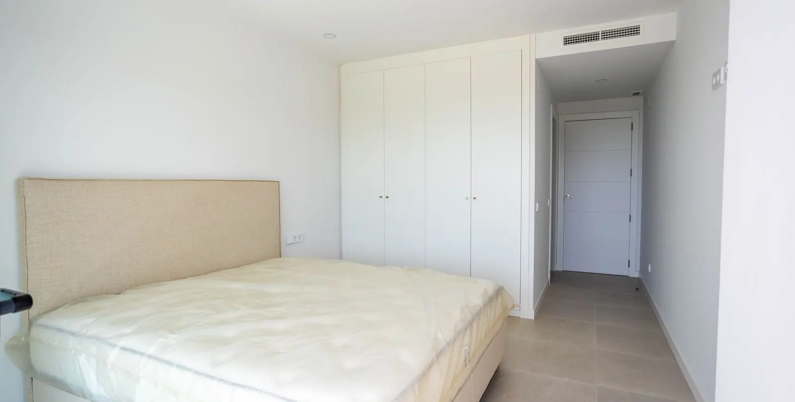 Venta de apartamento en planta media en Estepona 15