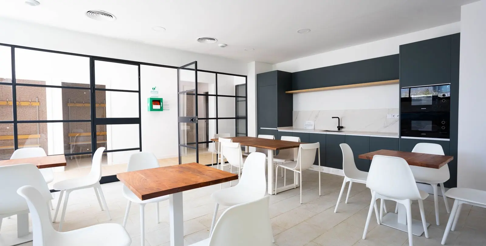 Venta de apartamento en planta media en Estepona 21