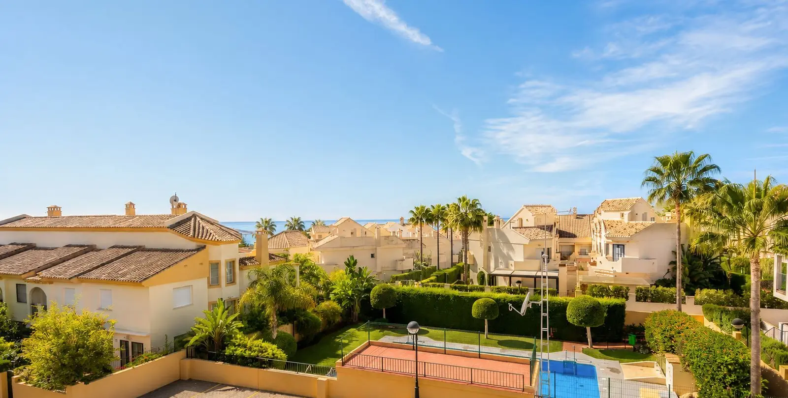 Sale of townhouse in Costabella 12