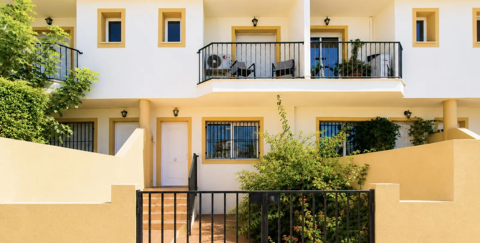 Sale of townhouse in Costabella 20
