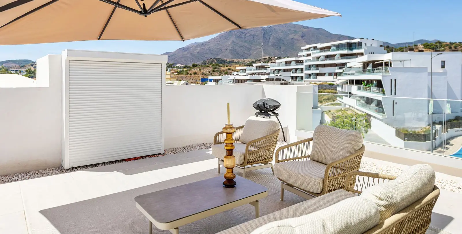 Sale of penthouse in Estepona 32