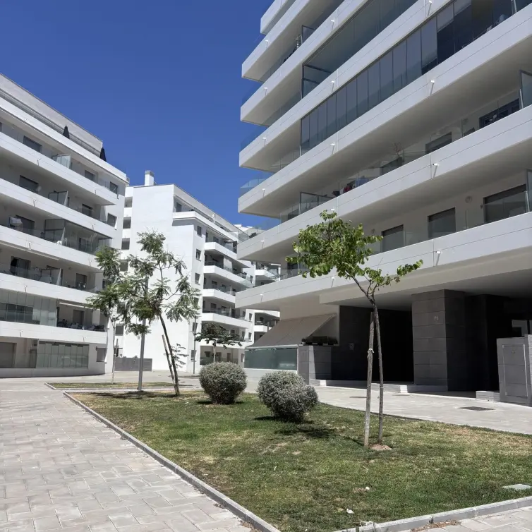 Sale of middle floor apartment in Marbella